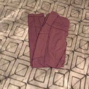 Yogalicious purple capris with pockets